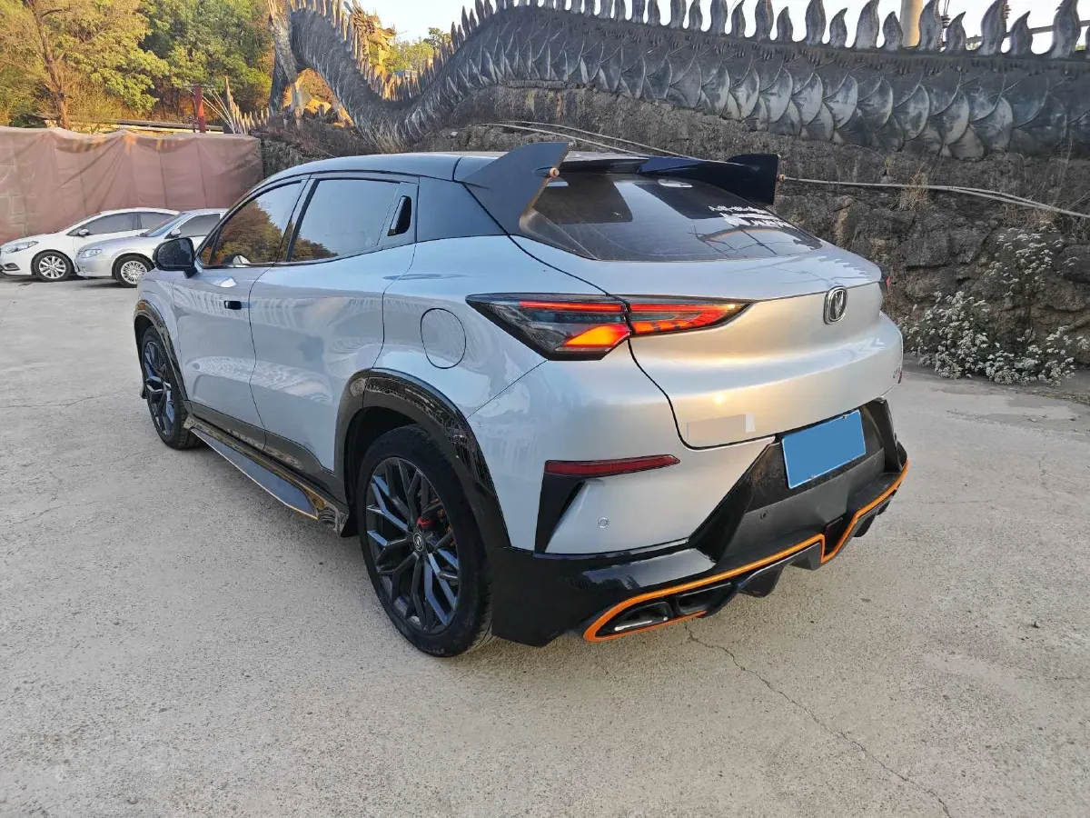 2022 ChangAn UNI-T 1.5T 188HP L4 7DCT,autocango,china used car exporter,china ev exporter,chinese used car exporter,chinese used ev exporter