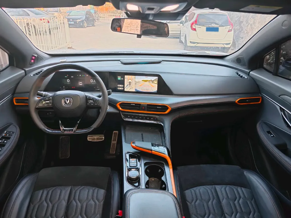 2022 ChangAn UNI-T 1.5T 188HP L4 7DCT,autocango,china used car exporter,china ev exporter,chinese used car exporter,chinese used ev exporter