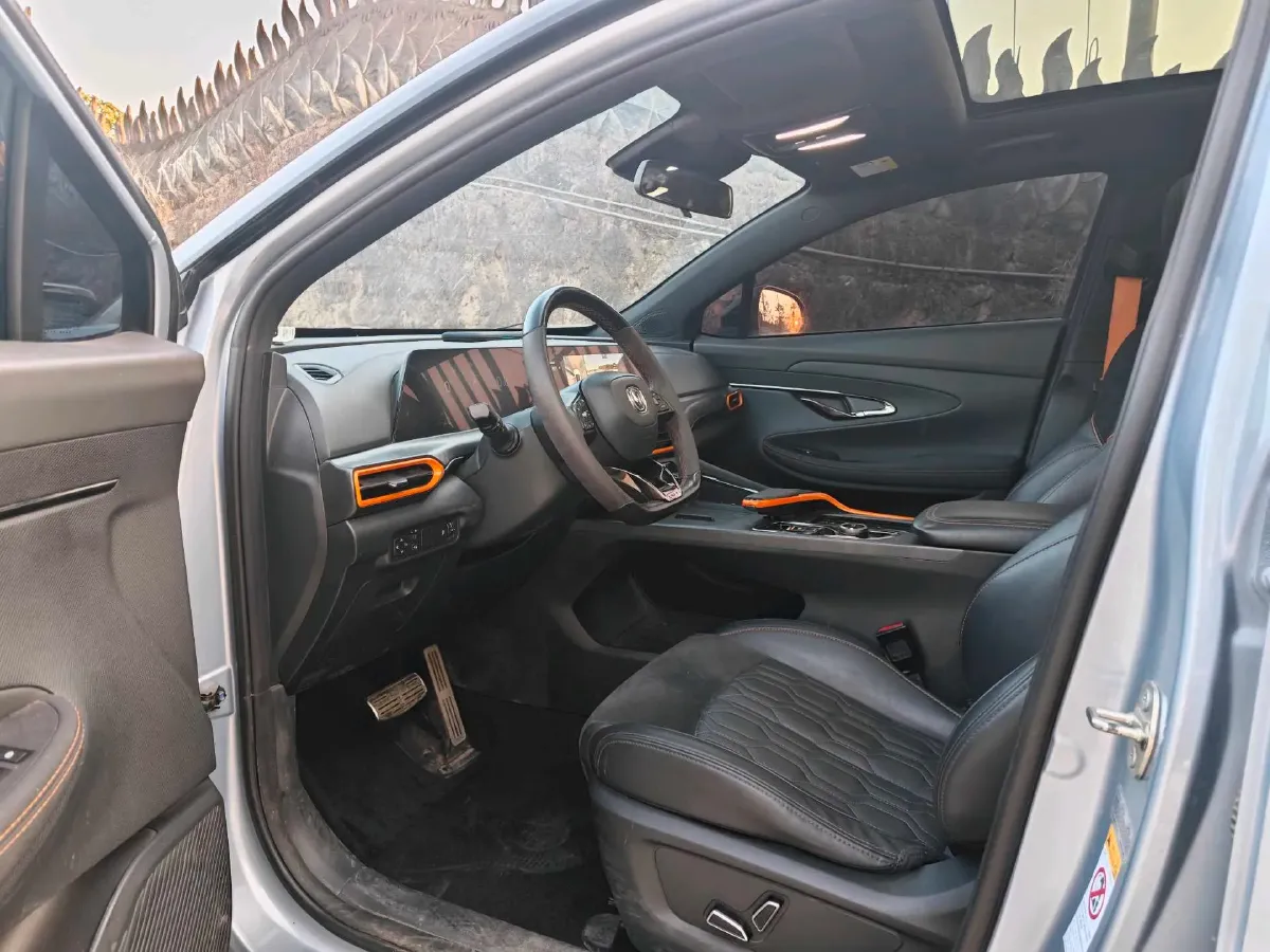 2022 ChangAn UNI-T 1.5T 188HP L4 7DCT,autocango,china used car exporter,china ev exporter,chinese used car exporter,chinese used ev exporter