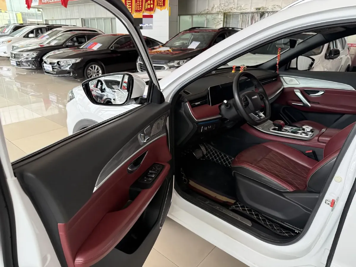 2023 ChangAn Oshan X7 Plus 1.5T 188HP L4 7DCT,autocango,china used car exporter,china ev exporter,chinese used car exporter,chinese used ev exporter