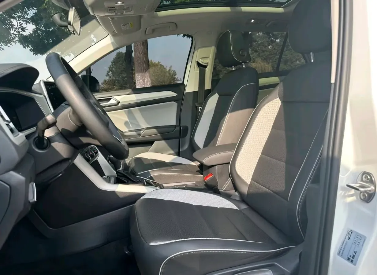 2023 Volkswagen T-Roc 1.4T 150HP L4 7DCT,autocango,china used car exporter,china ev exporter,chinese used car exporter,chinese used ev exporter