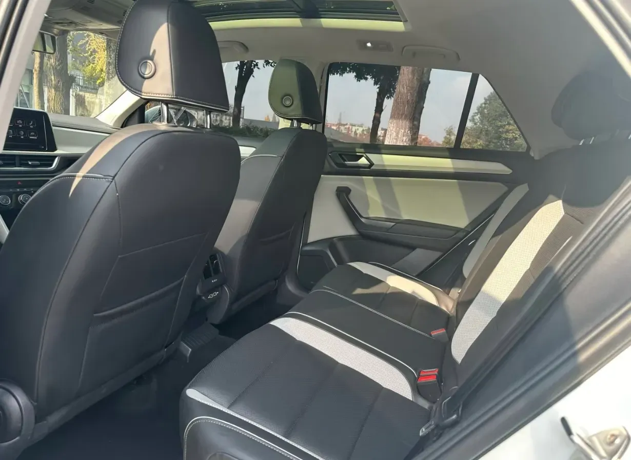 2023 Volkswagen T-Roc 1.4T 150HP L4 7DCT,autocango,china used car exporter,china ev exporter,chinese used car exporter,chinese used ev exporter