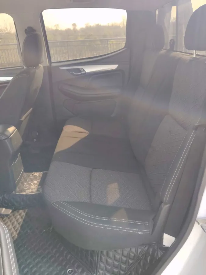 2020 Isuzu Jim 2.8T 120HP L4 5MT,autocango,china used car exporter,china ev exporter,chinese used car exporter,chinese used ev exporter