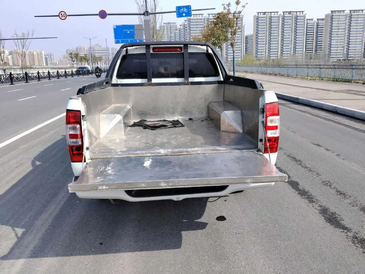 2020 Isuzu Jim 2.8T 120HP L4 5MT,autocango,china used car exporter,china ev exporter,chinese used car exporter,chinese used ev exporter