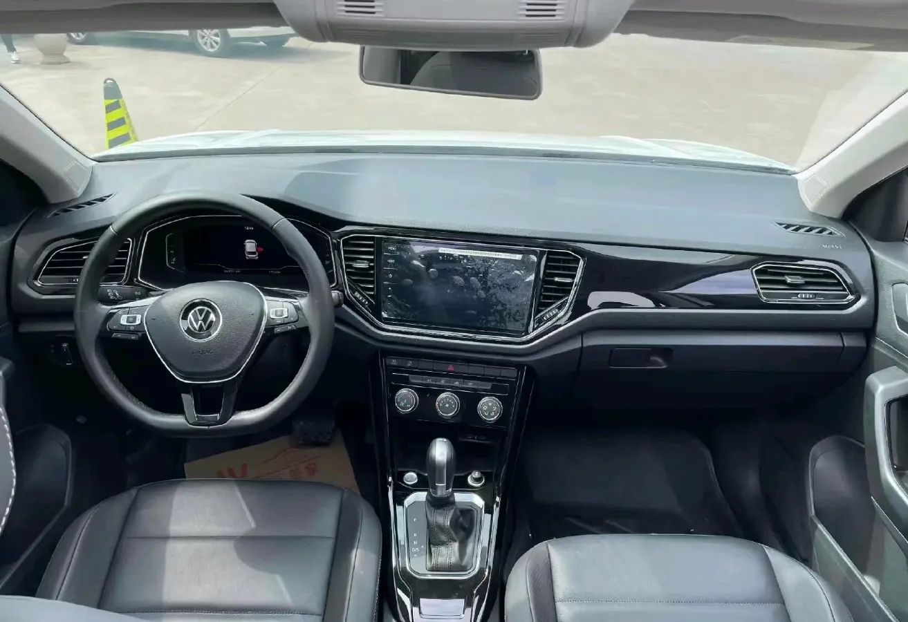 2021 Volkswagen T-Roc 1.4T 150HP L4 7DCT,autocango,china used car exporter,china ev exporter,chinese used car exporter,chinese used ev exporter