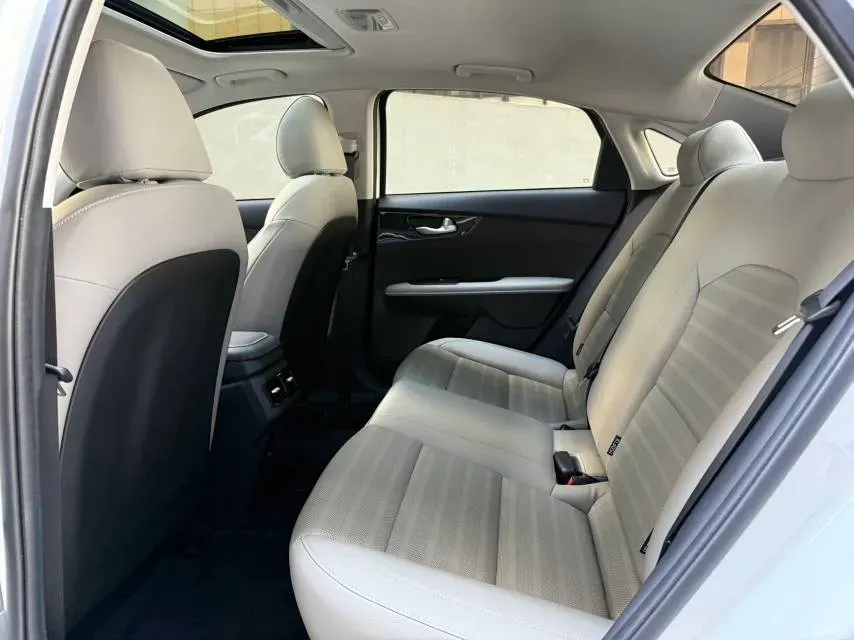 2023 Kia K3 1.5L 115HP L4 CVT,autocango,china used car exporter,china ev exporter,chinese used car exporter,chinese used ev exporter