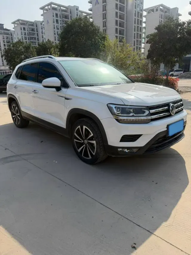 2019 MINI MINI 1.5T 102HP L3 7DCT,autocango,china used car exporter,china ev exporter,chinese used car exporter,chinese used ev exporter