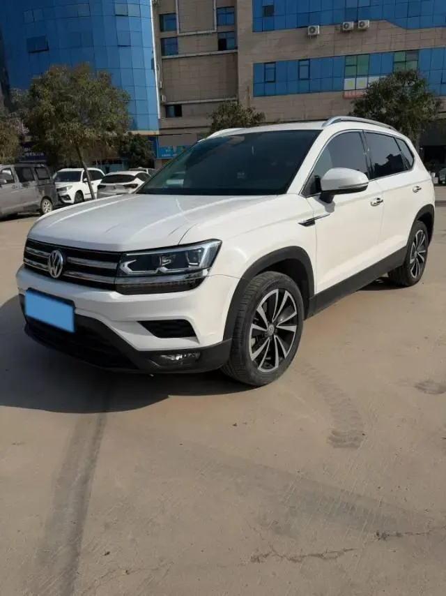 2019 MINI MINI 1.5T 102HP L3 7DCT,autocango,china used car exporter,china ev exporter,chinese used car exporter,chinese used ev exporter