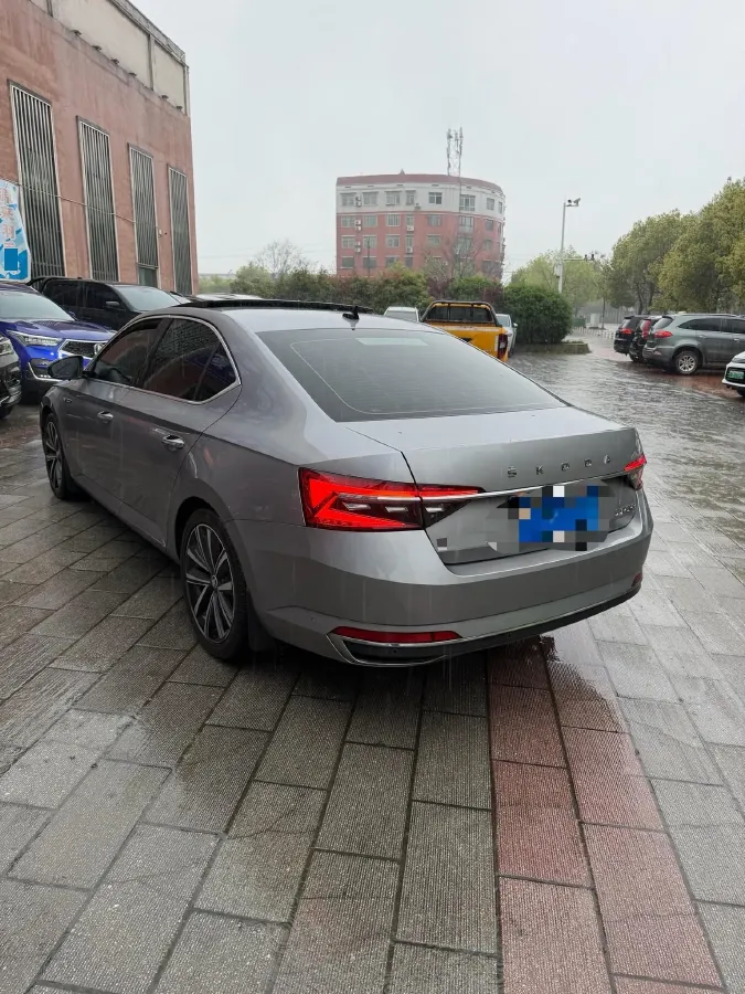 2022 Skoda Superb 1.4T 150HP L4 7DCT,autocango,china used car exporter,china ev exporter,chinese used car exporter,chinese used ev exporter