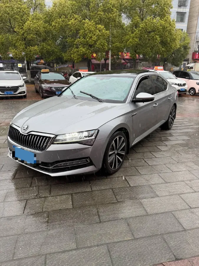 2022 Skoda Superb 1.4T 150HP L4 7DCT,autocango,china used car exporter,china ev exporter,chinese used car exporter,chinese used ev exporter