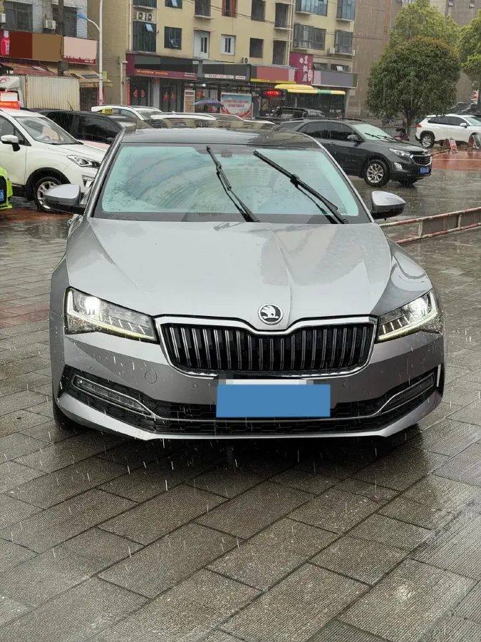 2022 Skoda Superb 1.4T 150HP L4 7DCT,autocango,china used car exporter,china ev exporter,chinese used car exporter,chinese used ev exporter