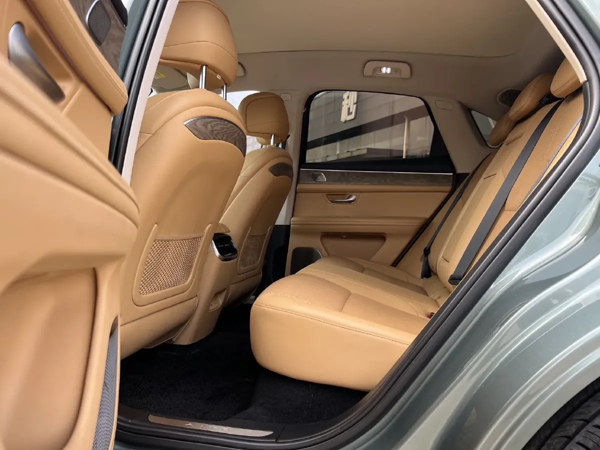 2022 JMC YuHu 7 2.0T 141HP L4 8AT,autocango,china used car exporter,china ev exporter,chinese used car exporter,chinese used ev exporter