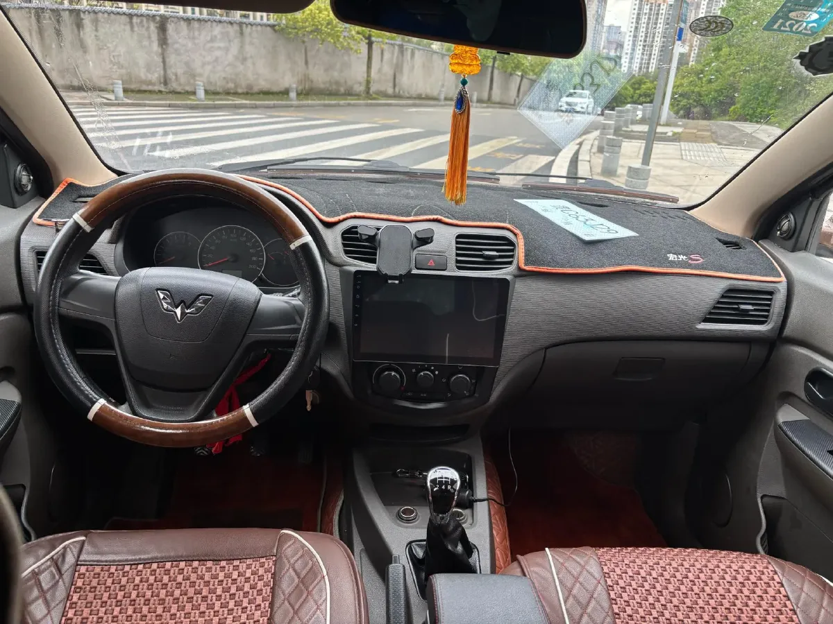 2018 WuLing HongGuang 1.2L 82HP L4 5MT,autocango,china used car exporter,china ev exporter,chinese used car exporter,chinese used ev exporter