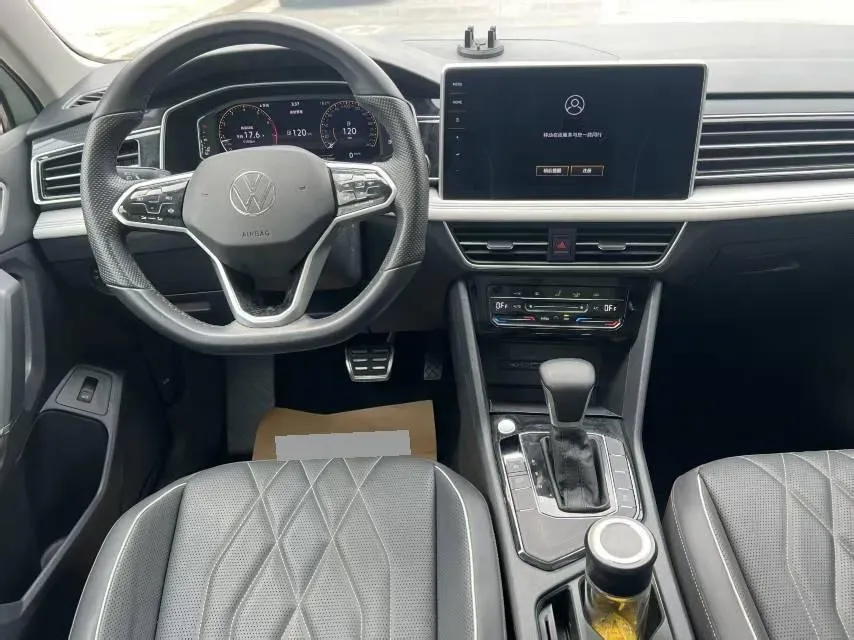 2023 Volkswagen Tiguan L 1.5T 160HP L4 7DCT,autocango,china used car exporter,china ev exporter,chinese used car exporter,chinese used ev exporter