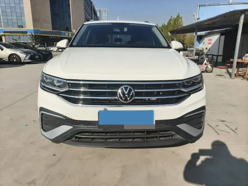 2023 Volkswagen Tiguan L 1.5T 160HP L4 7DCT,autocango,china used car exporter,china ev exporter,chinese used car exporter,chinese used ev exporter
