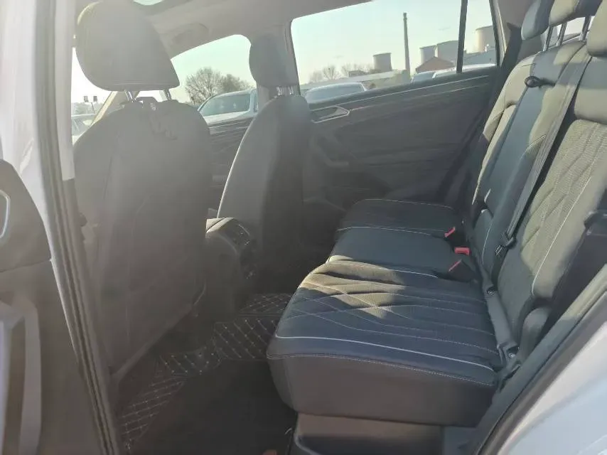 2023 Volkswagen Tiguan L 1.5T 160HP L4 7DCT,autocango,china used car exporter,china ev exporter,chinese used car exporter,chinese used ev exporter