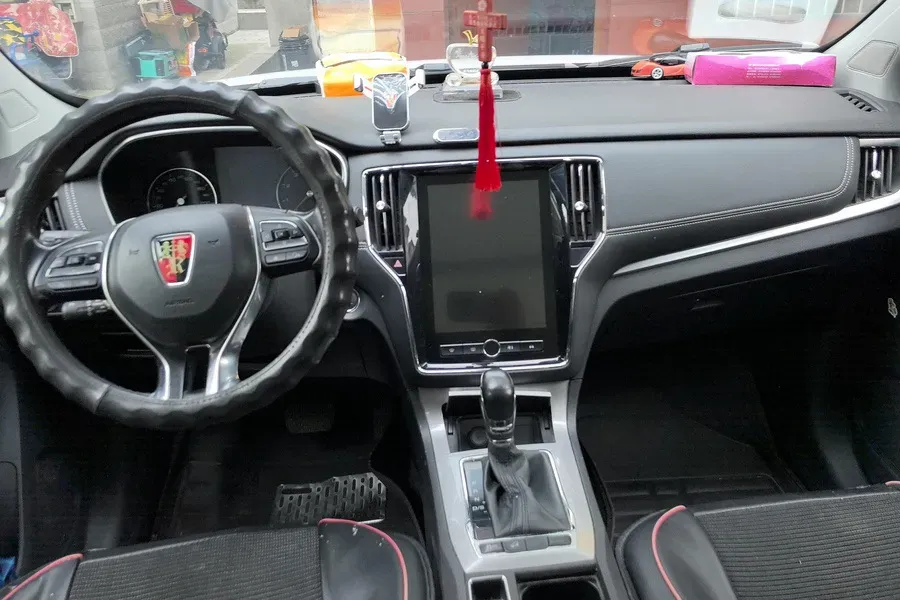 2019 Roewe i6 1.5T 169HP L4 7DCT,autocango,china used car exporter,china ev exporter,chinese used car exporter,chinese used ev exporter