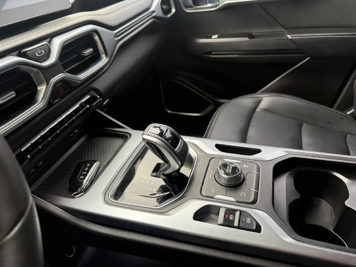 2020 Geely Okavango 1.8T 184HP L4 7DCT,autocango,china used car exporter,china ev exporter,chinese used car exporter,chinese used ev exporter