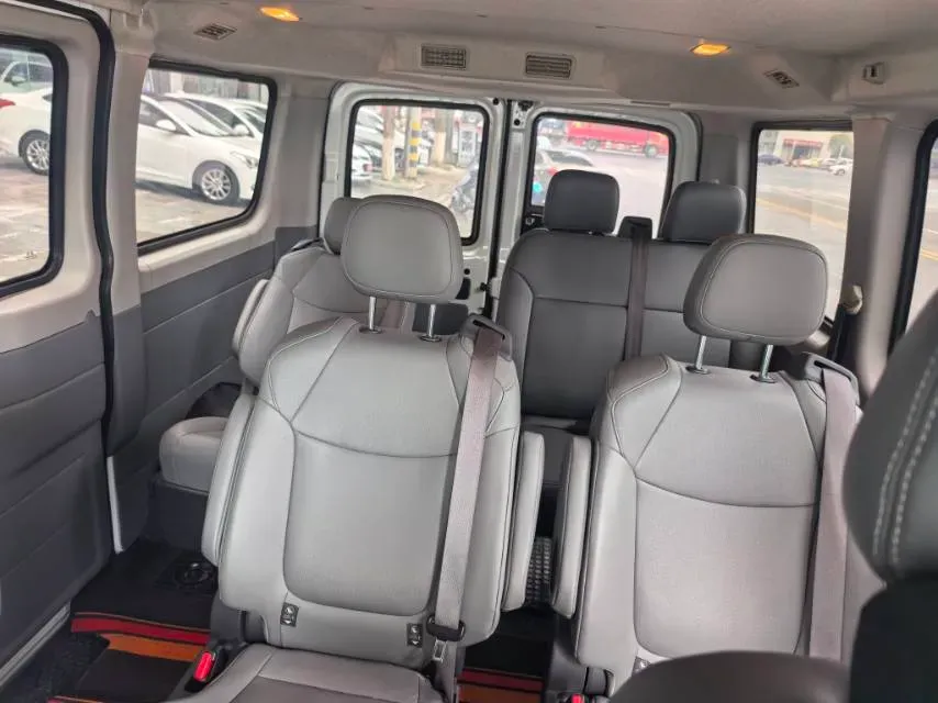 2024 MAXUS XinTu V80 2.0T 126HP L4 6MT,autocango,china used car exporter,china ev exporter,chinese used car exporter,chinese used ev exporter