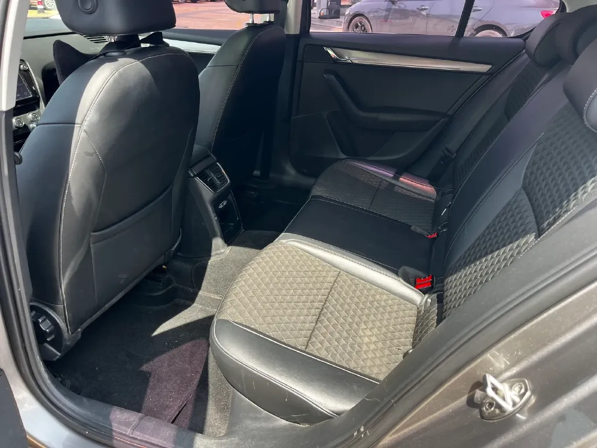 2018 Skoda Octavia 1.4T 150HP L4 7DCT,autocango,china used car exporter,china ev exporter,chinese used car exporter,chinese used ev exporter