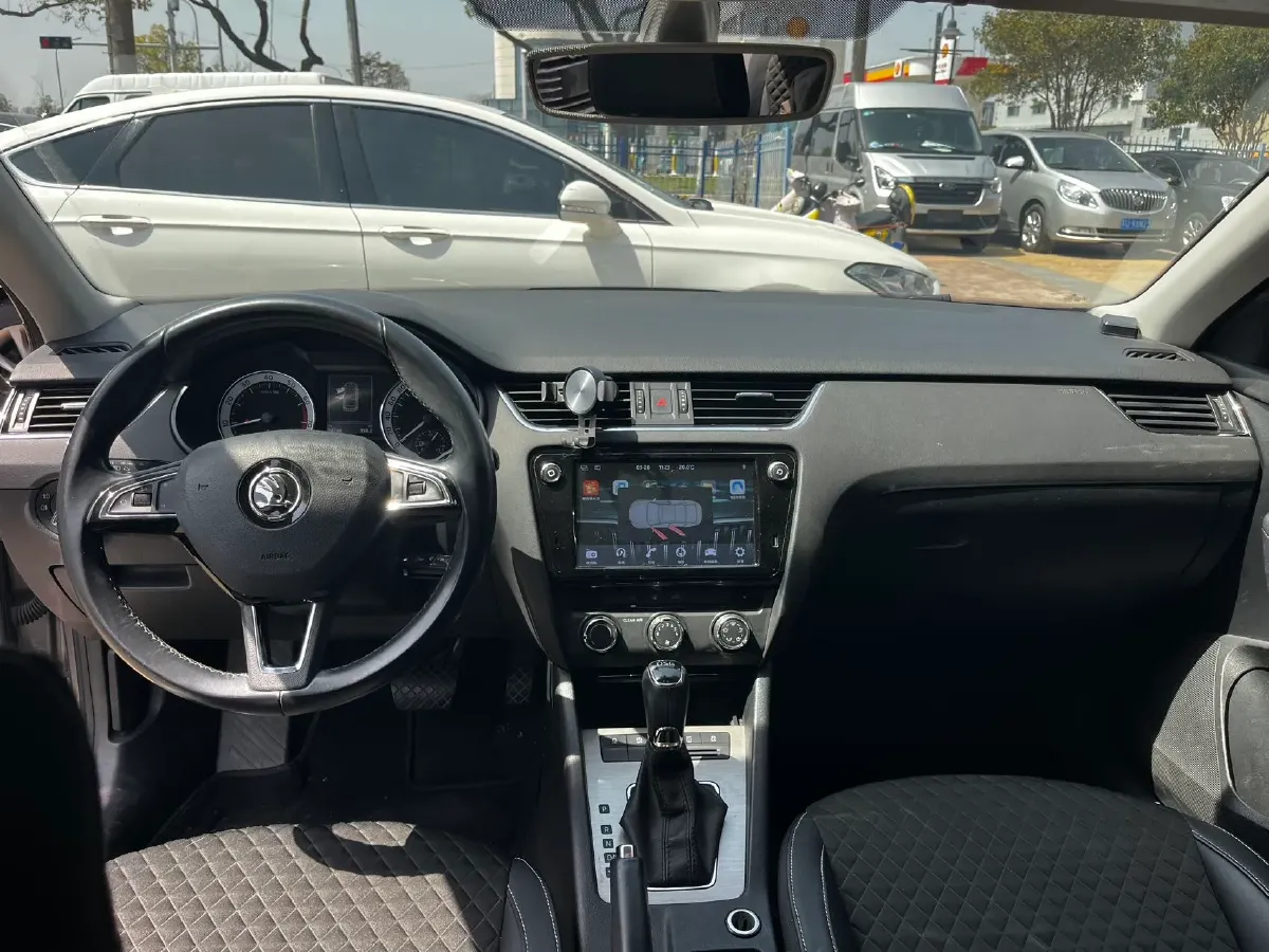 2018 Skoda Octavia 1.4T 150HP L4 7DCT,autocango,china used car exporter,china ev exporter,chinese used car exporter,chinese used ev exporter