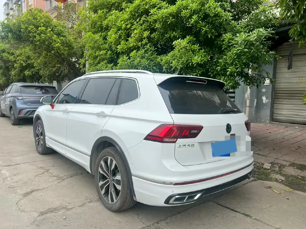 2024 Volkswagen Tiguan L 2.0T 186HP L4 7DCT,autocango,china used car exporter,china ev exporter,chinese used car exporter,chinese used ev exporter