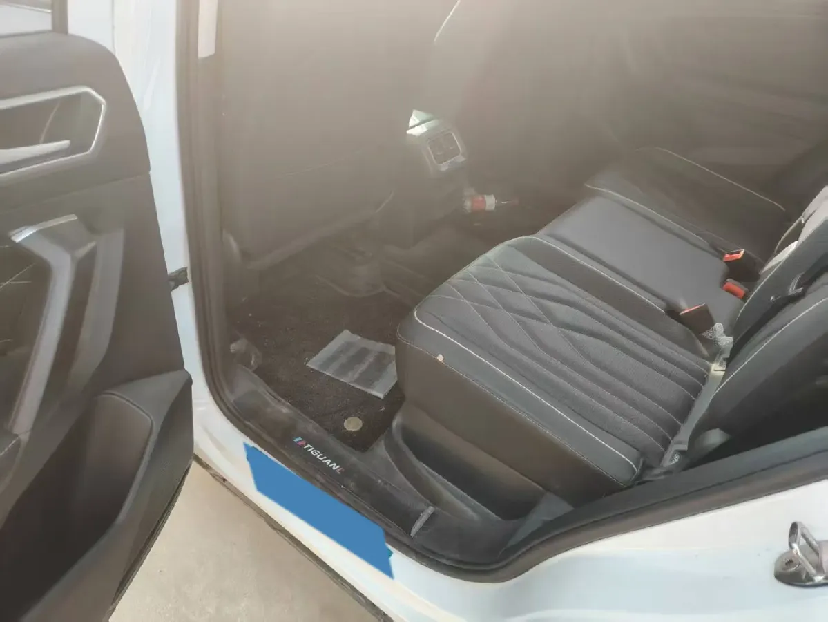 2023 Volkswagen Tiguan L 1.5T 160HP L4 7DCT,autocango,china used car exporter,china ev exporter,chinese used car exporter,chinese used ev exporter