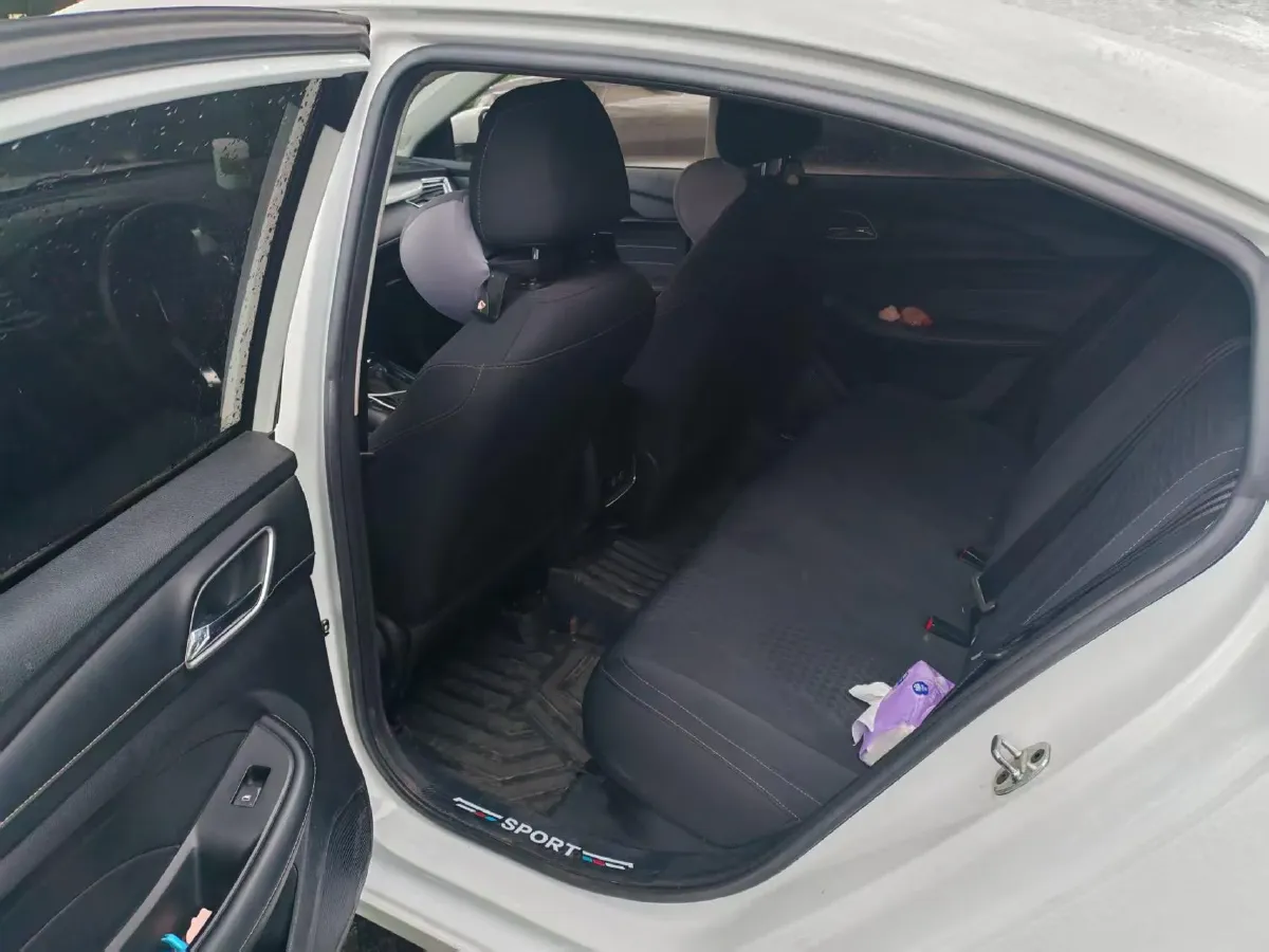 2019 Roewe i5 1.5L 120HP L4 CVT,autocango,china used car exporter,china ev exporter,chinese used car exporter,chinese used ev exporter