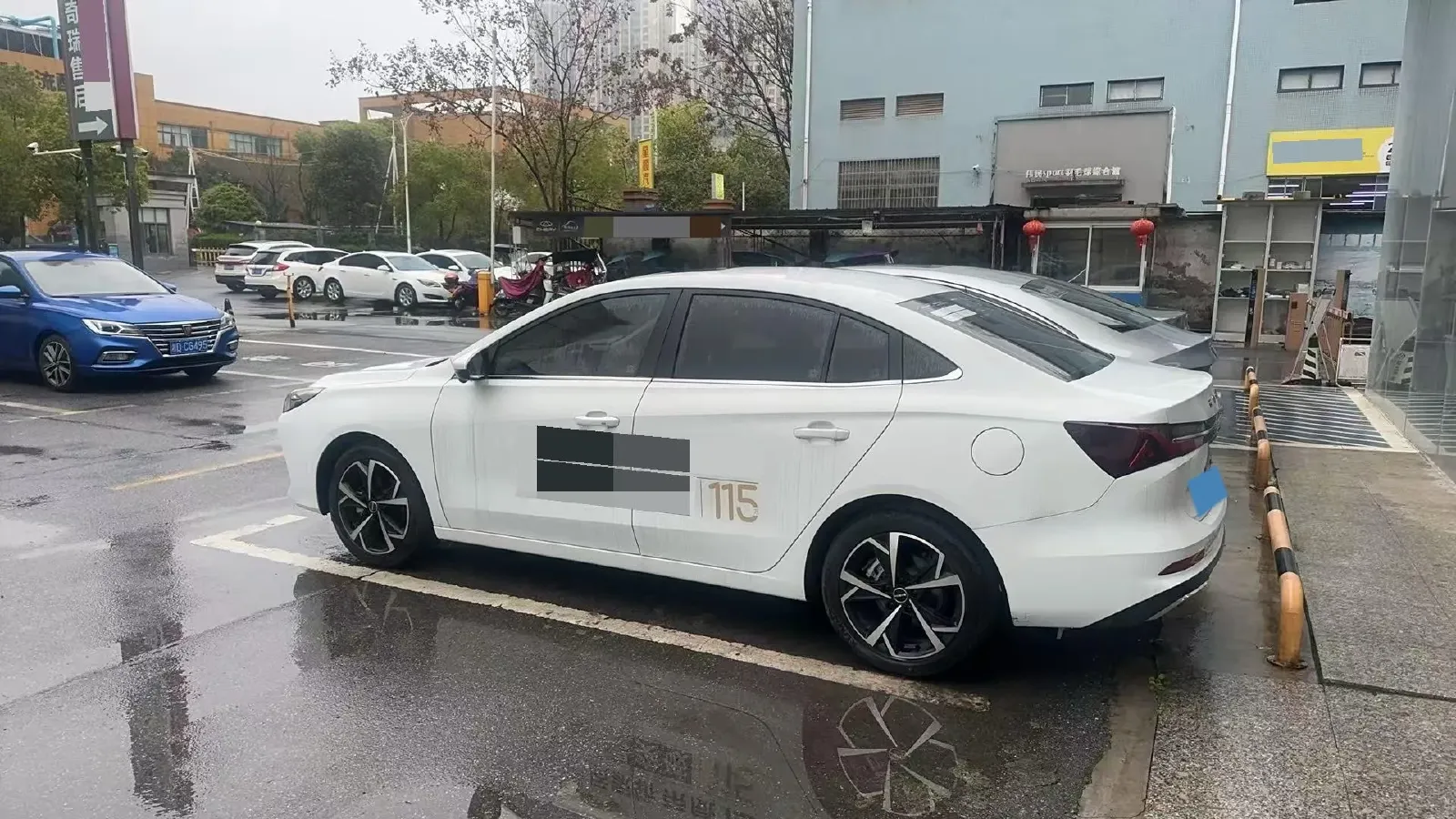 2023 Roewe i5 1.5L 129HP L4 CVT,autocango,china used car exporter,china ev exporter,chinese used car exporter,chinese used ev exporter