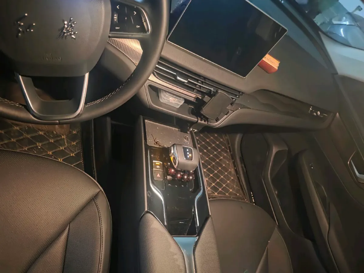 2024 HongQi E-QM5 BEV 60KWH,autocango,china used car exporter,china ev exporter,chinese used car exporter,chinese used ev exporter