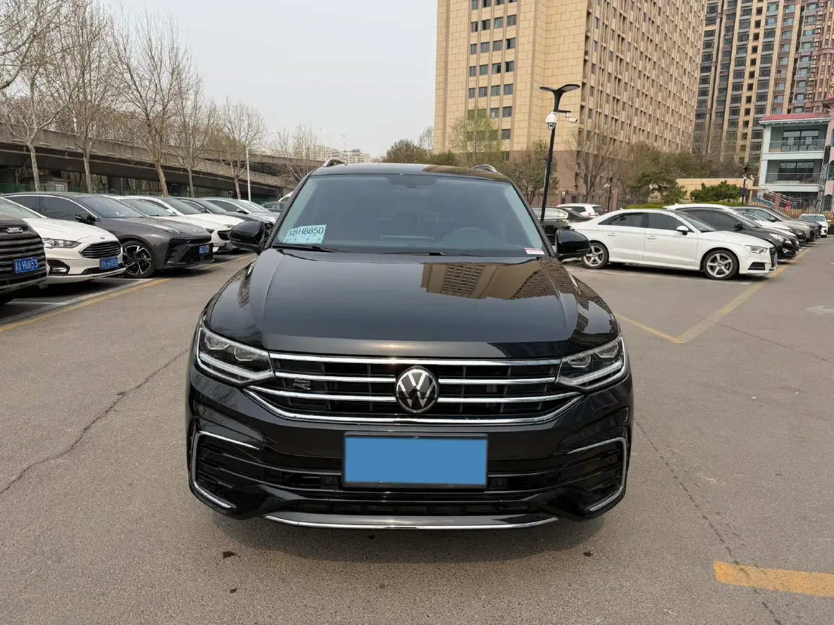 2024 Volkswagen Tiguan L 2.0T 186HP L4 7DCT,autocango,china used car exporter,china ev exporter,chinese used car exporter,chinese used ev exporter