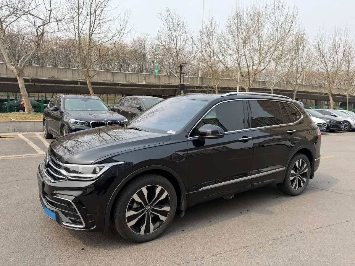 2024 Volkswagen Tiguan L 2.0T 186HP L4 7DCT,autocango,china used car exporter,china ev exporter,chinese used car exporter,chinese used ev exporter