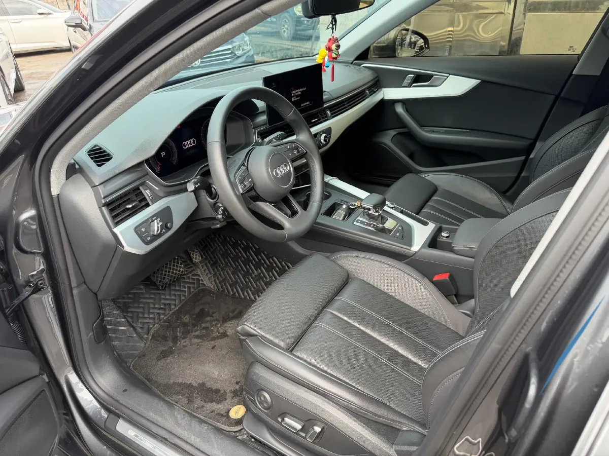 2023 Audi A4L 2.0T 190HP L4 7DCT,autocango,china used car exporter,china ev exporter,chinese used car exporter,chinese used ev exporter