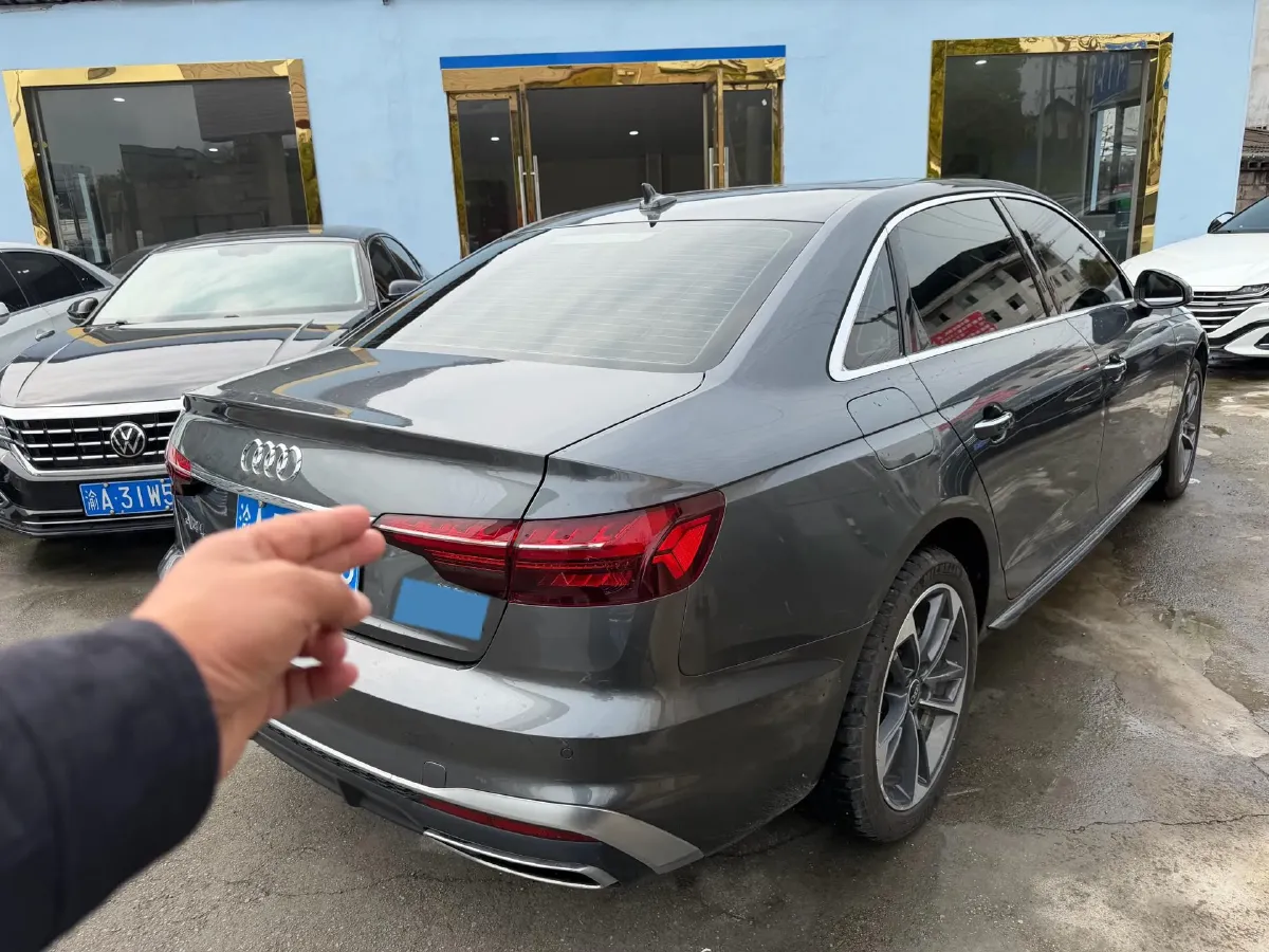 2023 Audi A4L 2.0T 190HP L4 7DCT,autocango,china used car exporter,china ev exporter,chinese used car exporter,chinese used ev exporter
