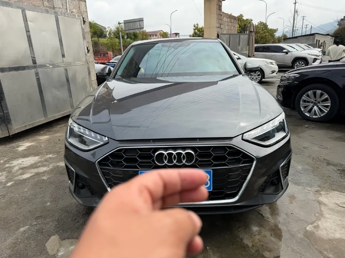2023 Audi A4L 2.0T 190HP L4 7DCT,autocango,china used car exporter,china ev exporter,chinese used car exporter,chinese used ev exporter