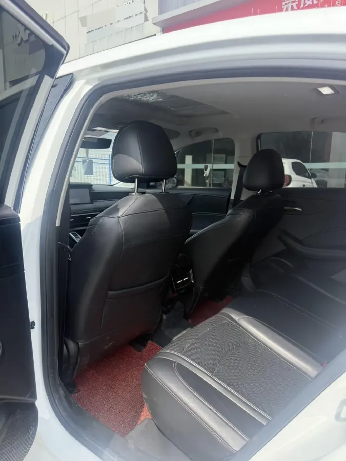 2024 Roewe i5 1.5L 129HP L4 CVT,autocango,china used car exporter,china ev exporter,chinese used car exporter,chinese used ev exporter