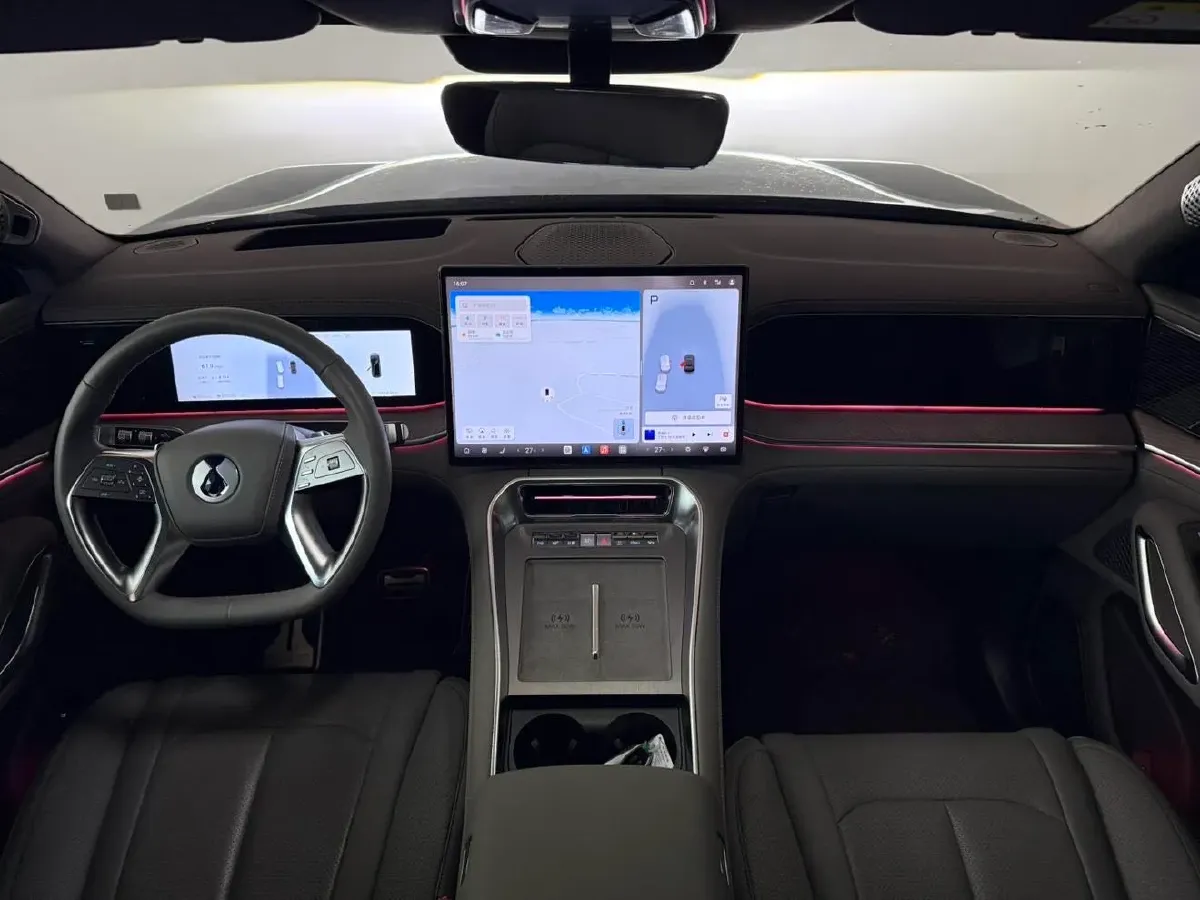 2025 Denza DenzaN9 2.0T 207HP L4 E-CVT PHEV,autocango,china used car exporter,china ev exporter,chinese used car exporter,chinese used ev exporter