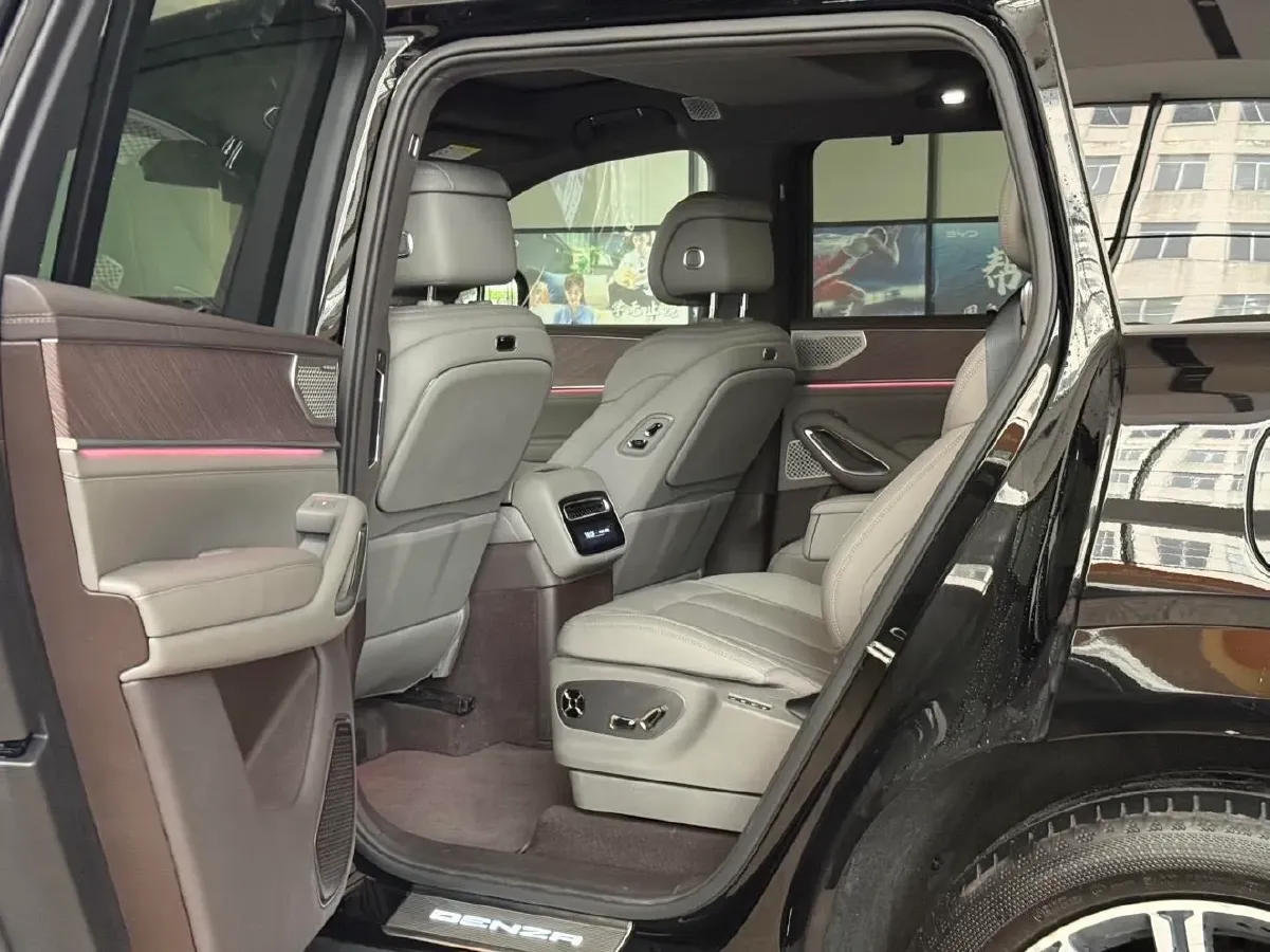 2025 Denza DenzaN9 2.0T 207HP L4 E-CVT PHEV,autocango,china used car exporter,china ev exporter,chinese used car exporter,chinese used ev exporter