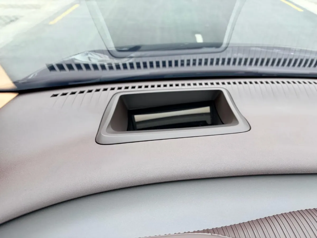 2025 Denza D9 1.5T 156HP L4 E-CVT PHEV 40KWH,autocango,china used car exporter,china ev exporter,chinese used car exporter,chinese used ev exporter