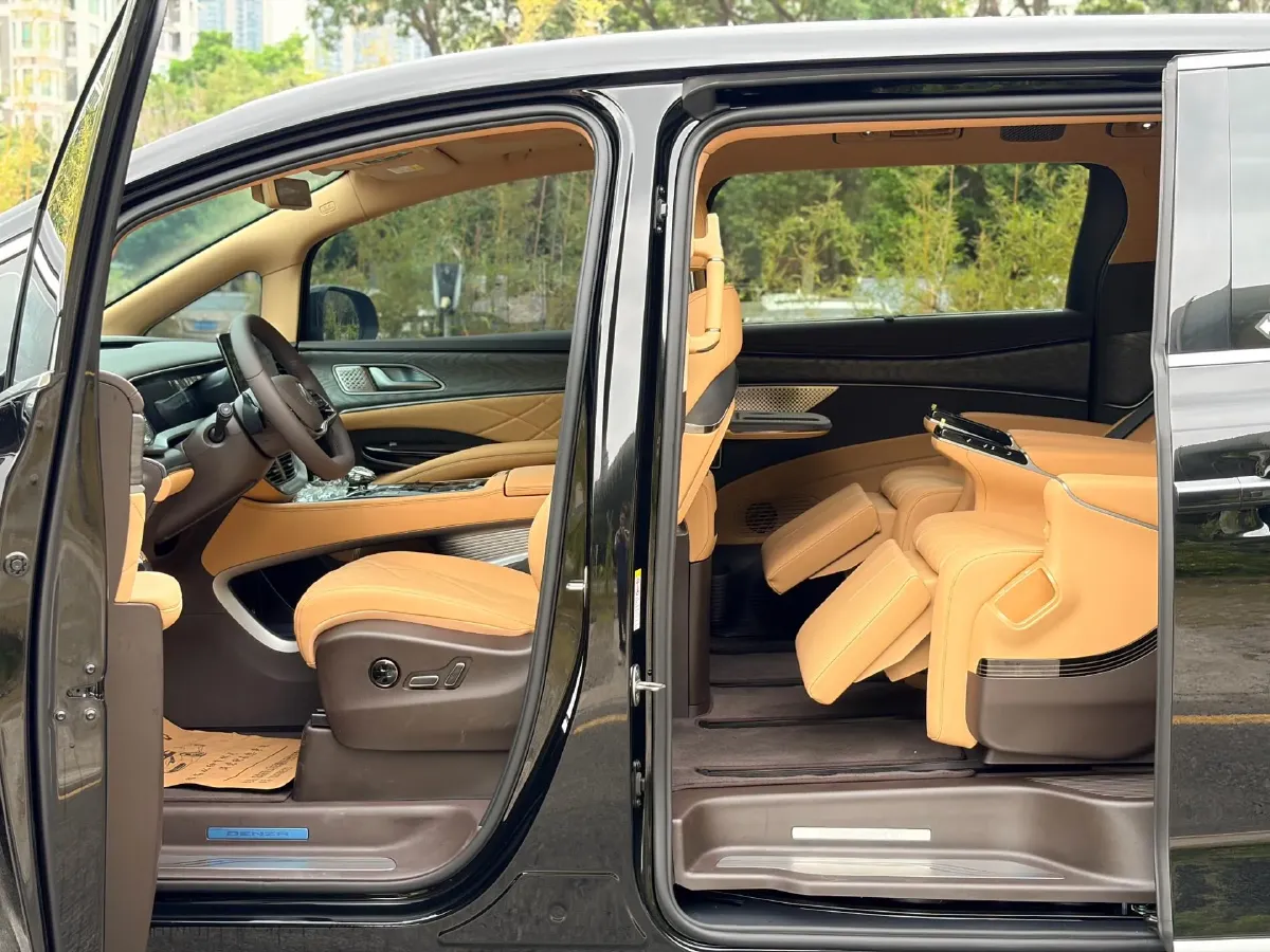 2025 Denza D9 1.5T 156HP L4 E-CVT PHEV 40KWH,autocango,china used car exporter,china ev exporter,chinese used car exporter,chinese used ev exporter