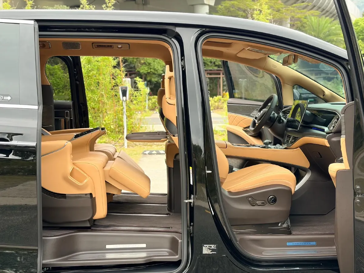 2025 Denza D9 1.5T 156HP L4 E-CVT PHEV 40KWH,autocango,china used car exporter,china ev exporter,chinese used car exporter,chinese used ev exporter