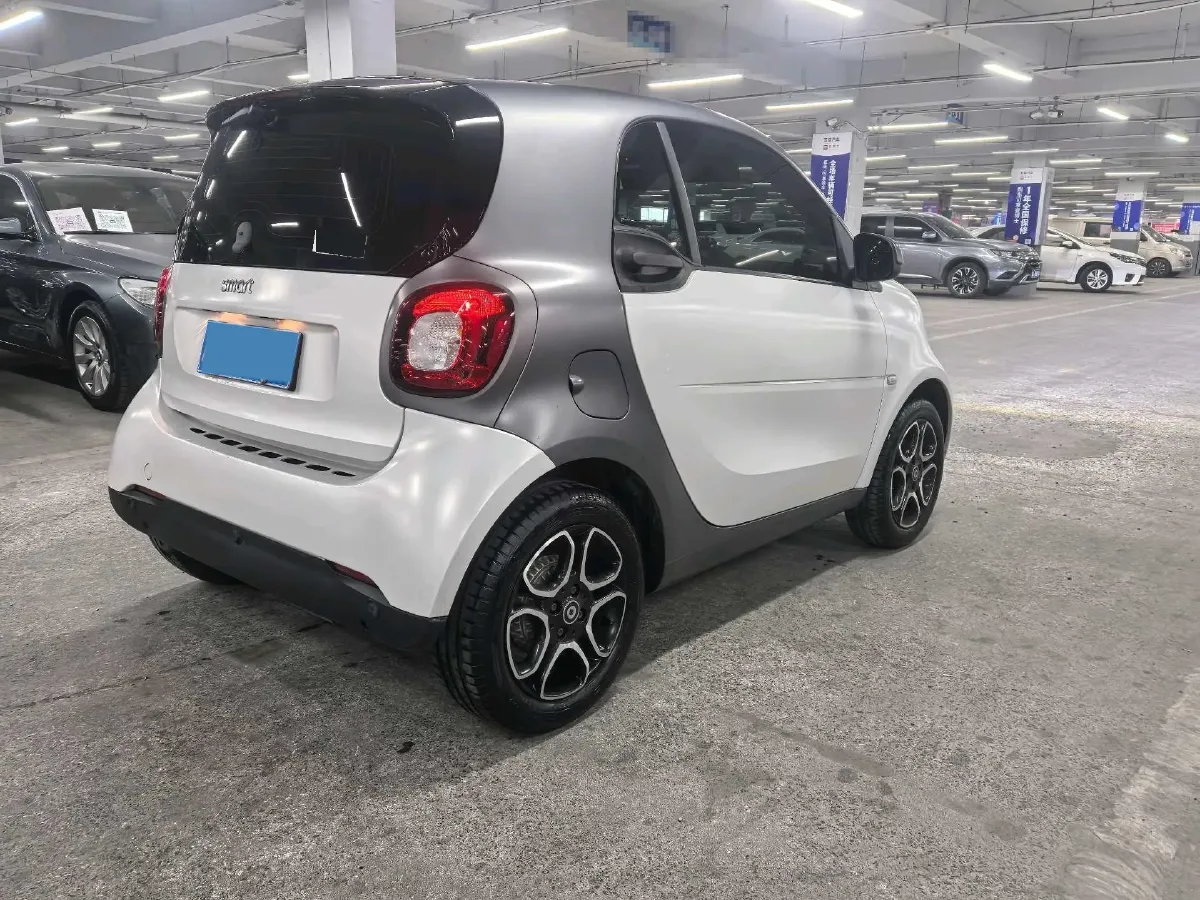 2019 Smart smart fortwo 0.9T 90HP L3 6DCT,autocango,china used car exporter,china ev exporter,chinese used car exporter,chinese used ev exporter