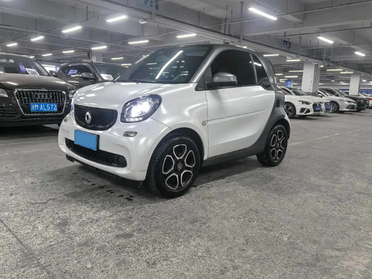 2019 Smart smart fortwo 0.9T 90HP L3 6DCT,autocango,china used car exporter,china ev exporter,chinese used car exporter,chinese used ev exporter