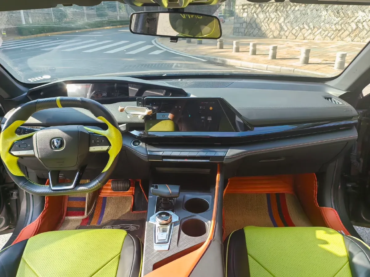 2023 ChangAn UNI-V iDD 1.5T 170HP L4 6TCT PHEV 18.4KWH,autocango,china used car exporter,china ev exporter,chinese used car exporter,chinese used ev exporter