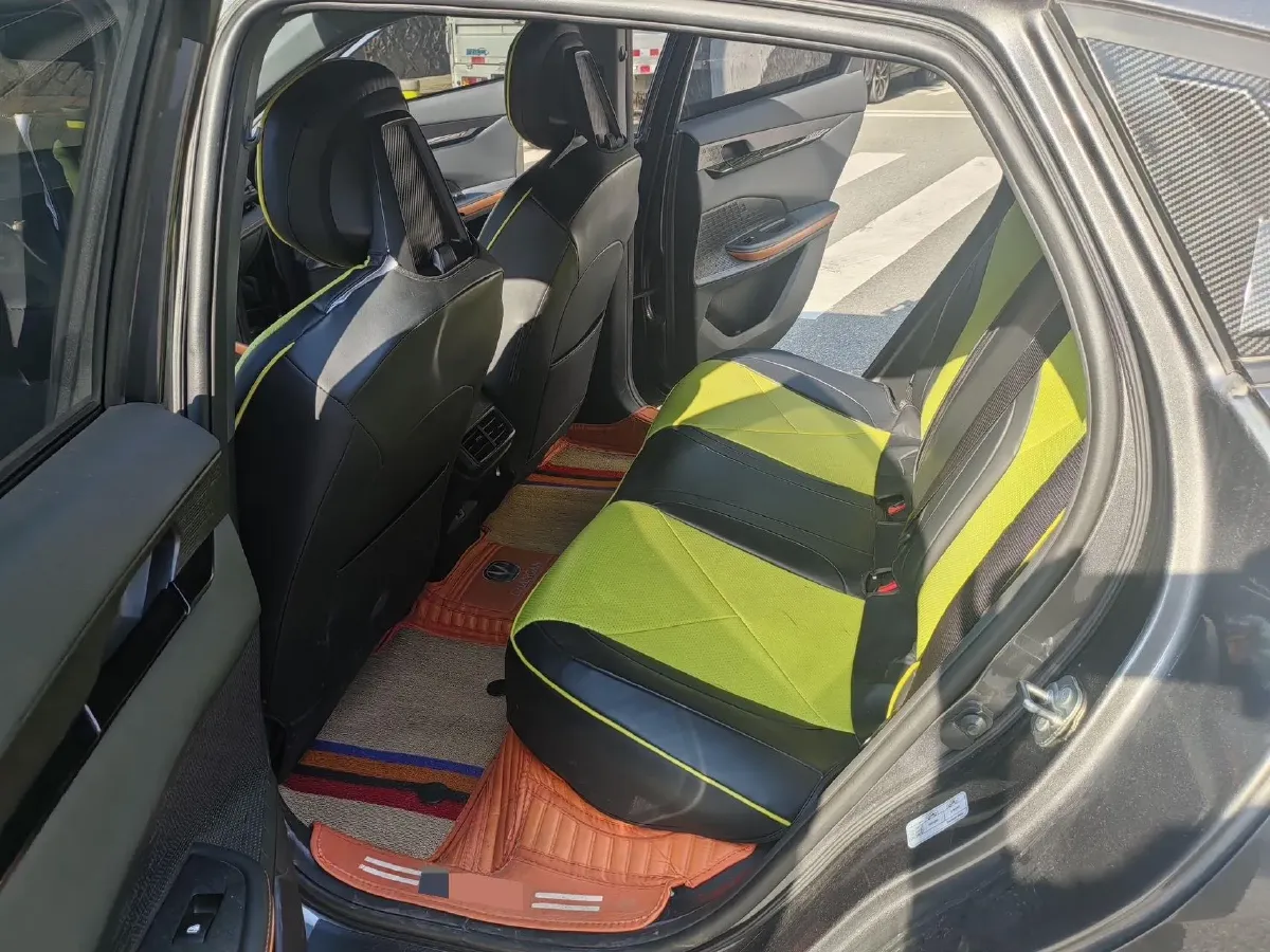 2023 ChangAn UNI-V iDD 1.5T 170HP L4 6TCT PHEV 18.4KWH,autocango,china used car exporter,china ev exporter,chinese used car exporter,chinese used ev exporter