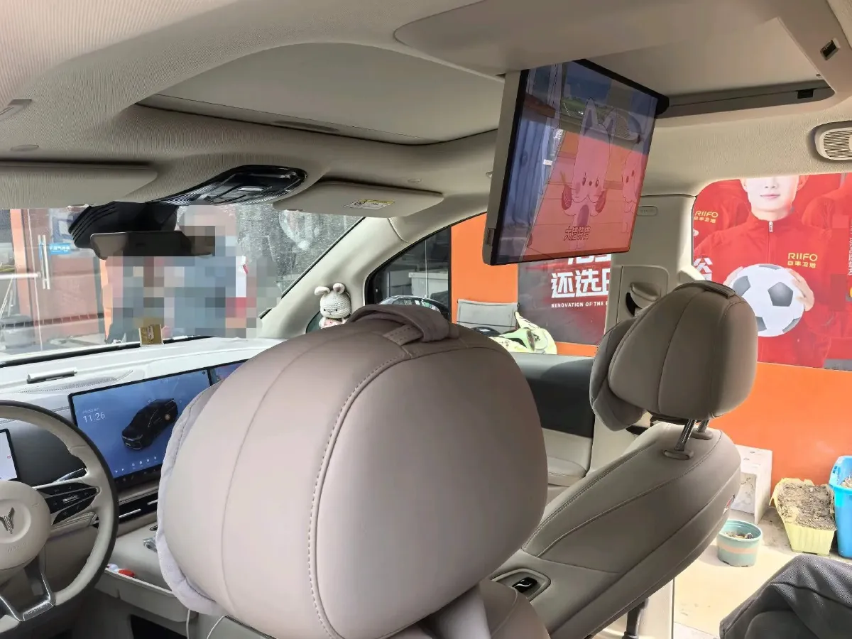 2025 Voyah Dream 1.5T 150HP L4 PHEV 41.7KWH,autocango,china used car exporter,china ev exporter,chinese used car exporter,chinese used ev exporter