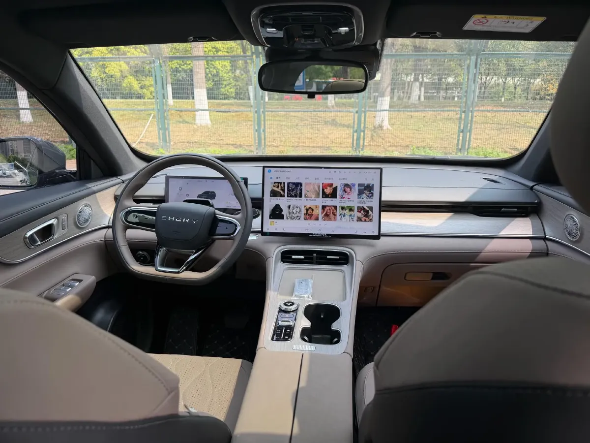 2025 Chery Tiggo 8 Plus 1.6T 197HP L4 7DCT,autocango,china used car exporter,china ev exporter,chinese used car exporter,chinese used ev exporter