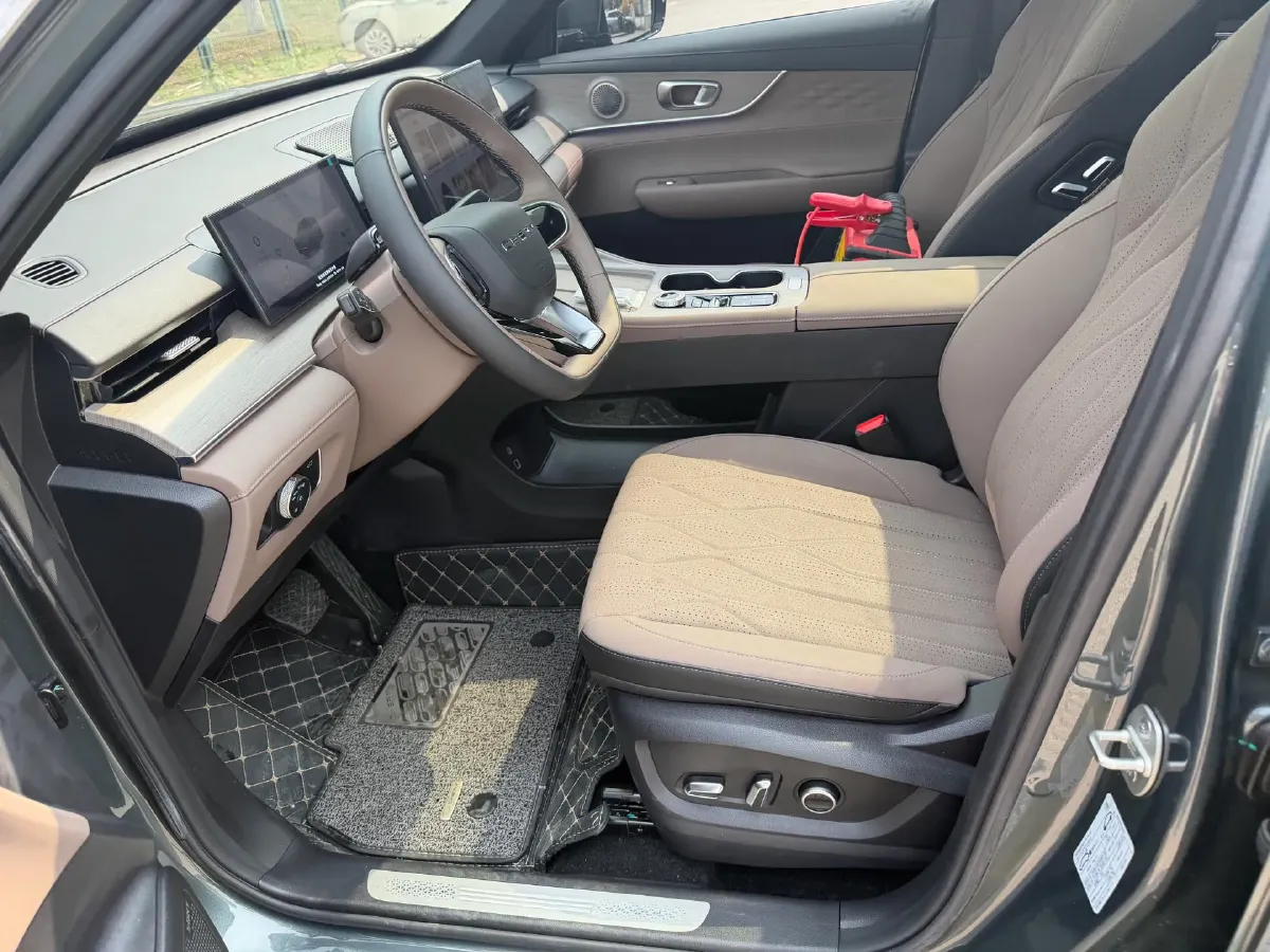 2025 Chery Tiggo 8 Plus 1.6T 197HP L4 7DCT,autocango,china used car exporter,china ev exporter,chinese used car exporter,chinese used ev exporter