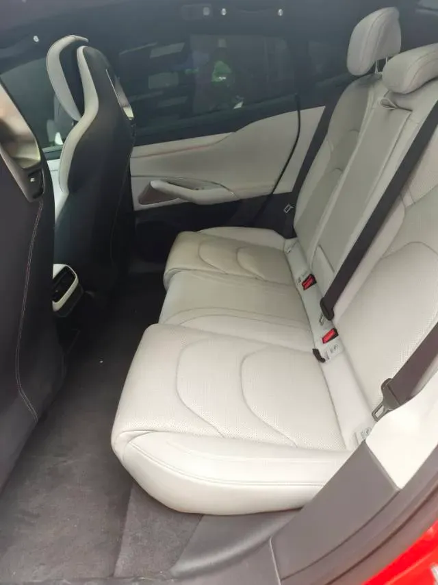 2024 MI SU7 BEV 101KWH,autocango,china used car exporter,china ev exporter,chinese used car exporter,chinese used ev exporter