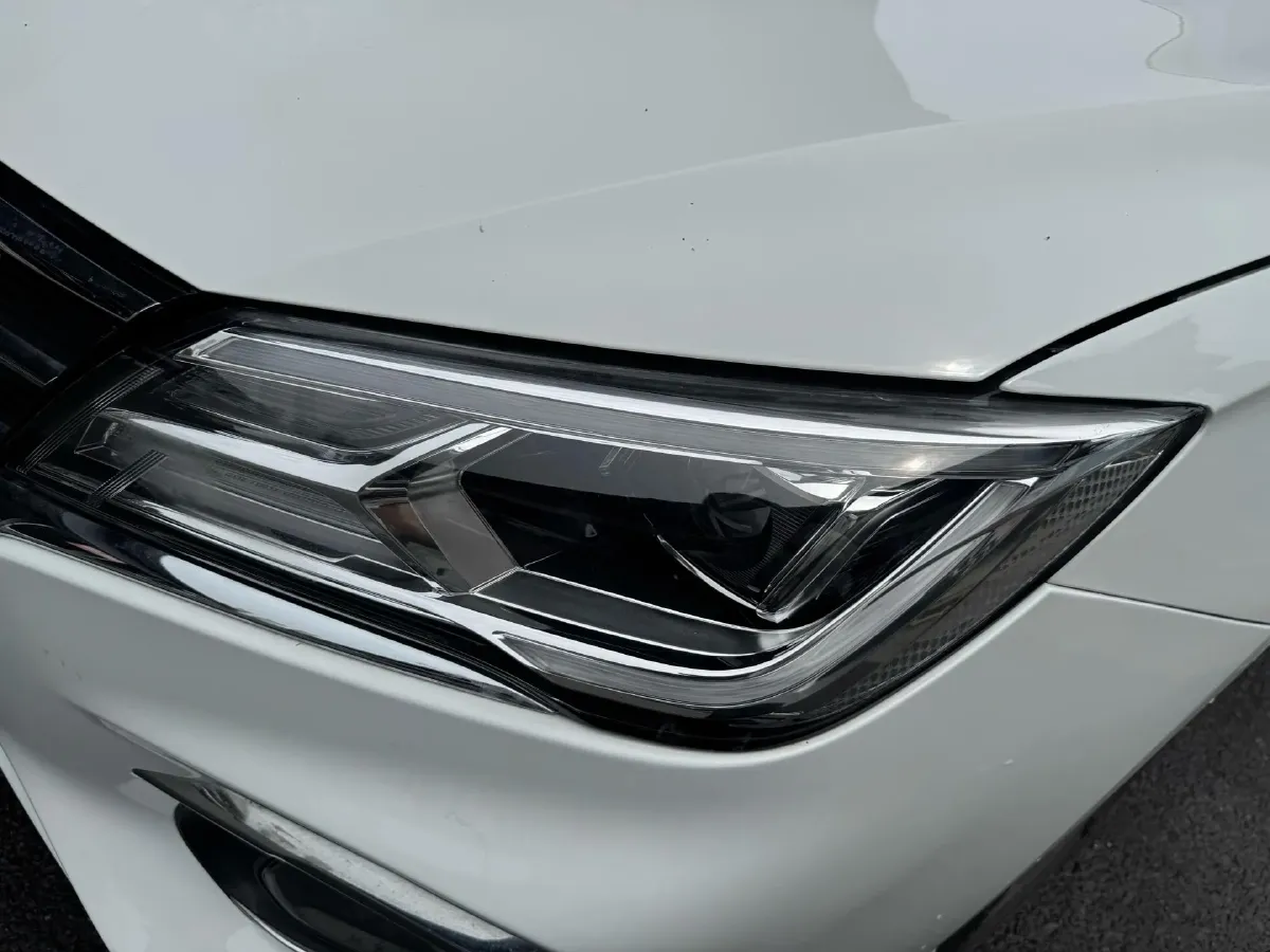 2020 Roewe i5 1.5L 120HP L4 CVT,autocango,china used car exporter,china ev exporter,chinese used car exporter,chinese used ev exporter